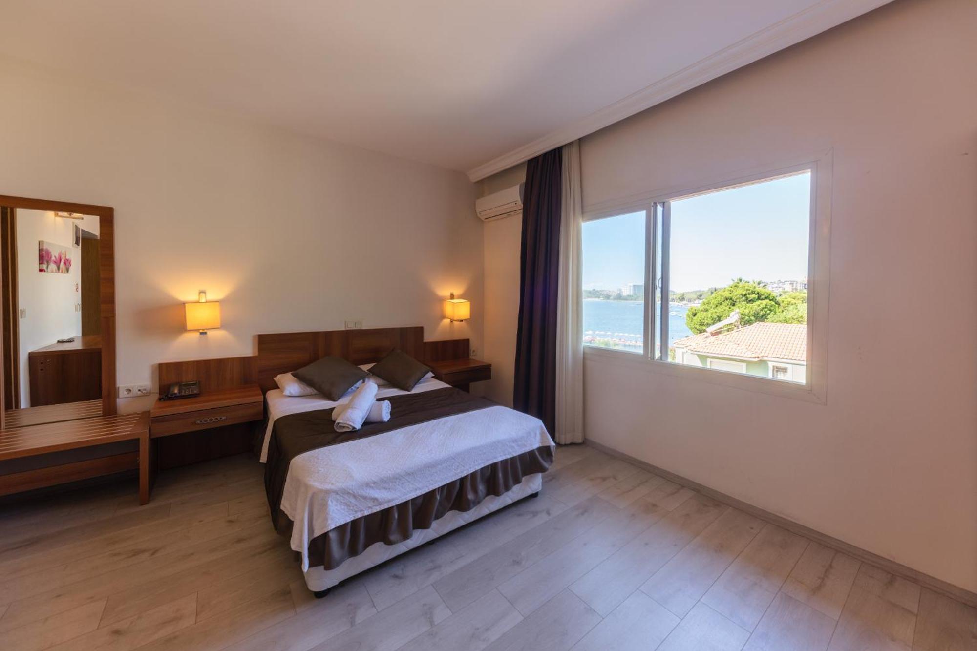 Melis Hotel Kusadasi Exterior photo