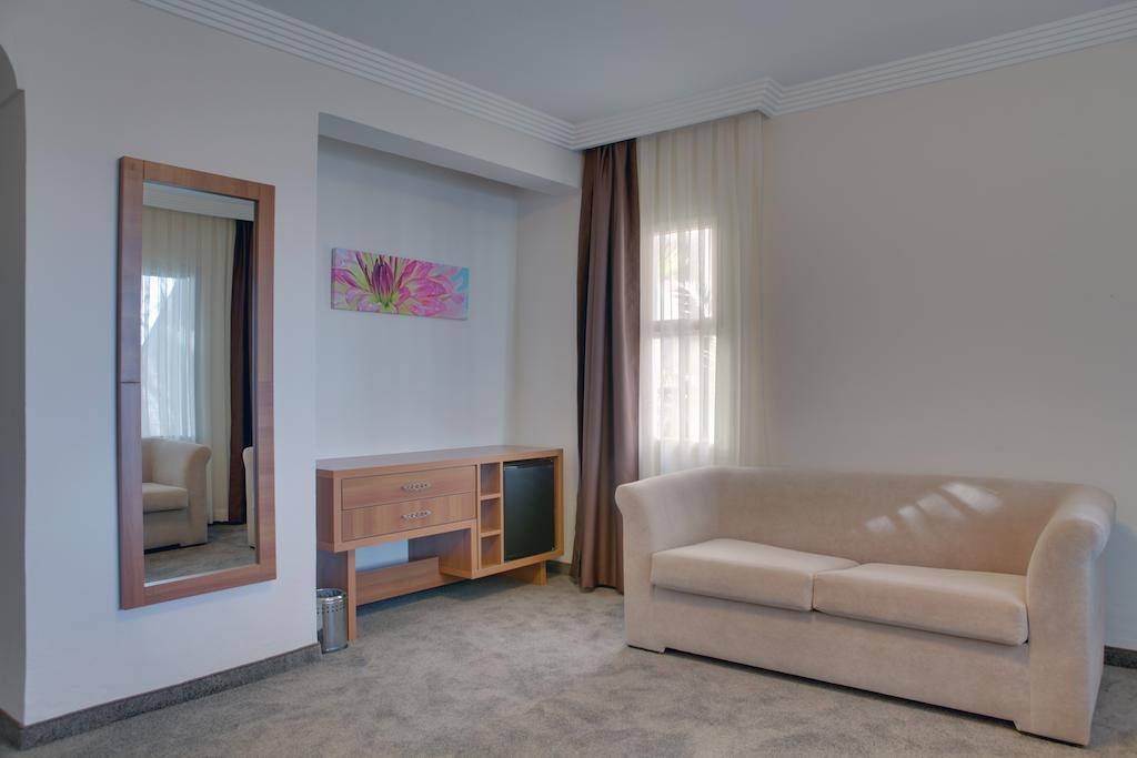 Melis Hotel Kusadasi Room photo